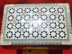 Cutie de bijuterii cu fildes si pietre semipretioase